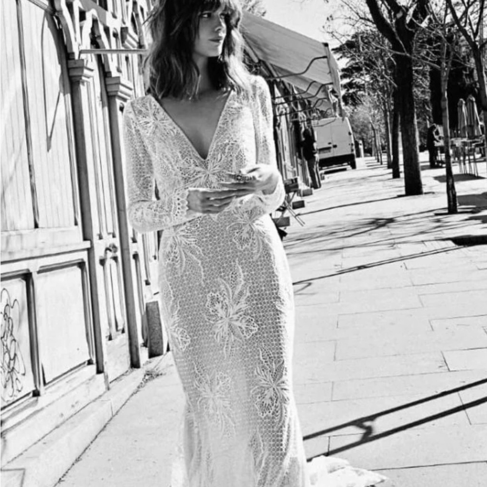 ISO Flora Esther wedding dress